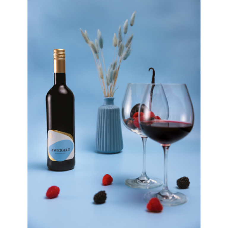 zeronimo Zweigelt served at the table